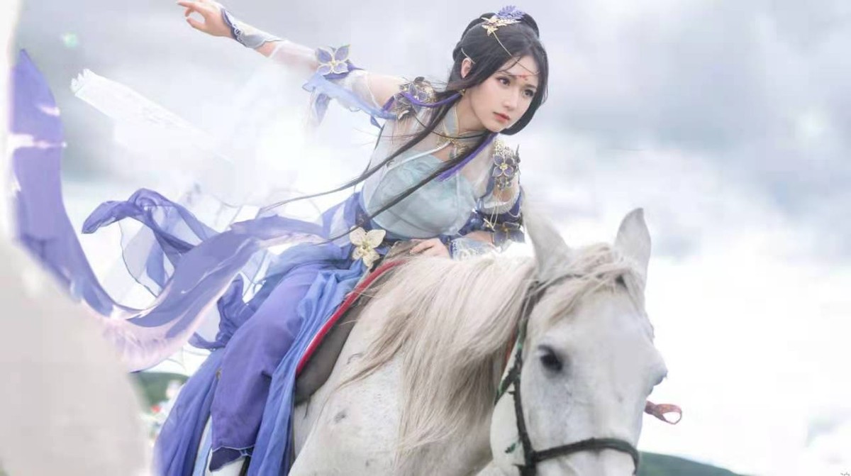 Coser为还原角色有多拼?有人亲手缝衣服,有人冬天露白腿