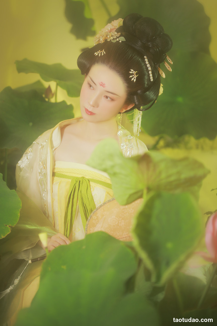 图片[3]-[YITUYU艺图语]2022.09.09 云想衣裳花想容 也清秋[31+1P／681MB]-绅士图