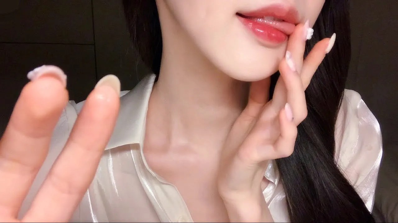 [plob플롭]体验口水画的视觉魔法，享受唾液擦脸带来的温柔呵护-迷路的番茄 / 国内ASMR-绅士图