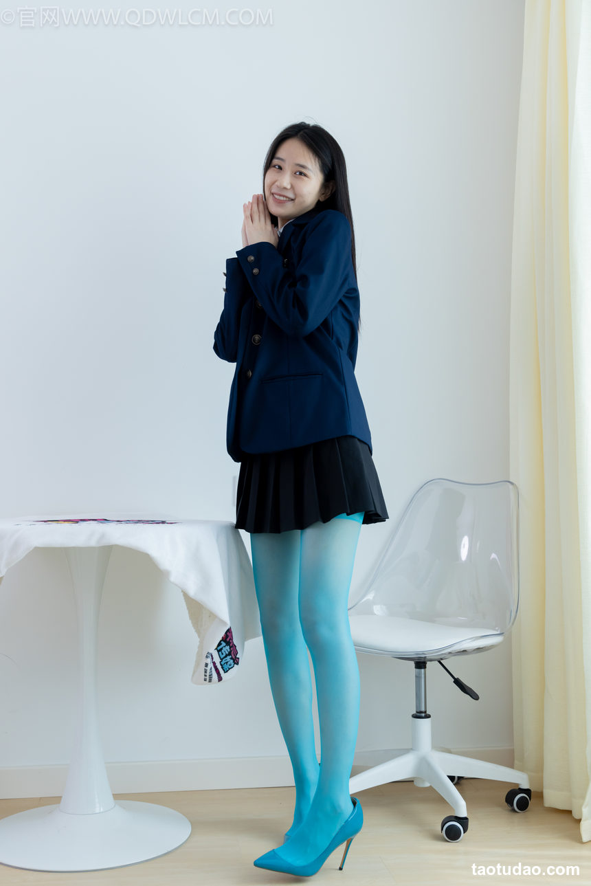 图片[4]-物恋传媒 NO.2269 菜菜-高跟鞋、薄蓝绿色丝（脚尖加固款）、胶带绑脚踝老头乐挠脚剧情[151P-1V-4.53G]-绅士图