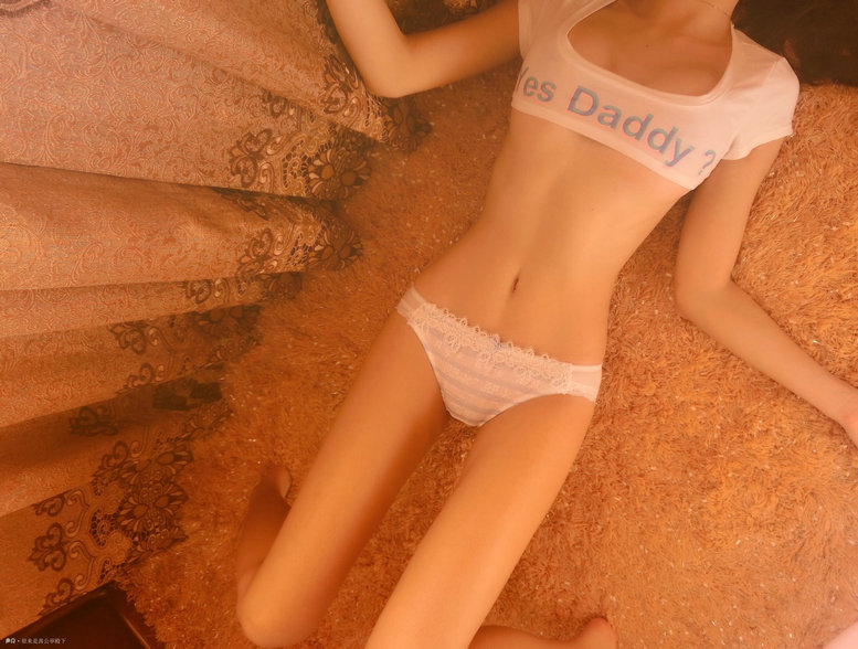 微博妹子原来是茜公举殿下 - daddy / 13P1V-19MB / 唯美杂图-绅士图