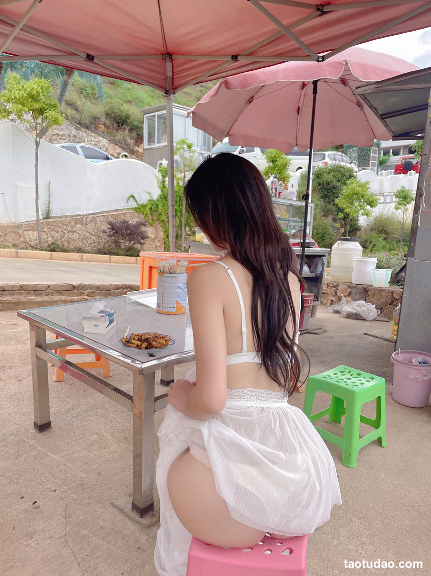 就是阿朱啊 – 撩开裙子 [34P-99MB]-绅士图