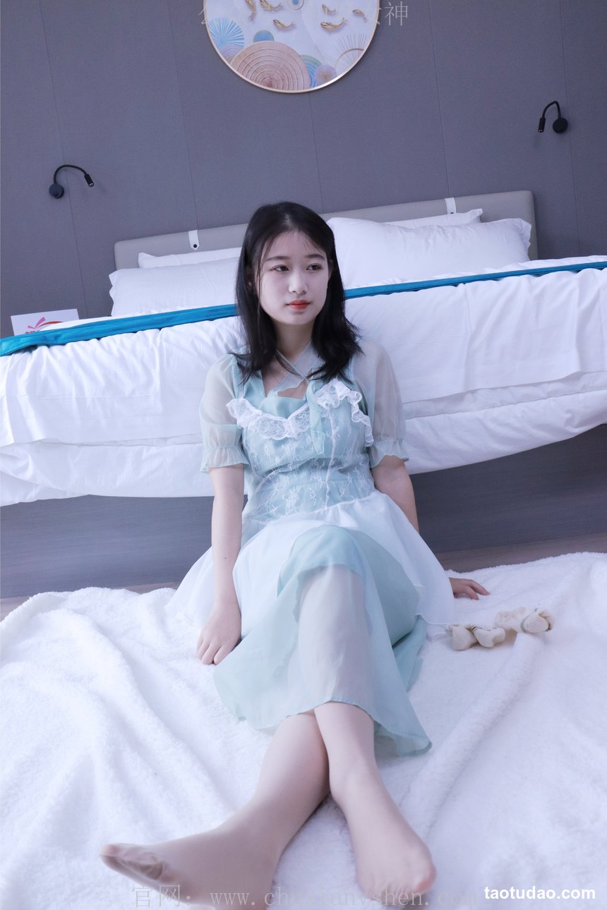 图片[4]-初夏女神 NO.009 念念 绿野仙踪M码连衣裙搭回力球鞋[120P+1V／5.53GB]-绅士图