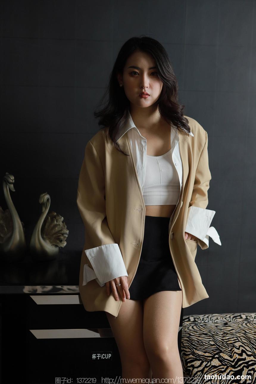 图片[3]-[IESS异思趣向] 2023.02.19 丝享家 1367 小宝《外套下的长腿》[88P-94MB]-绅士图