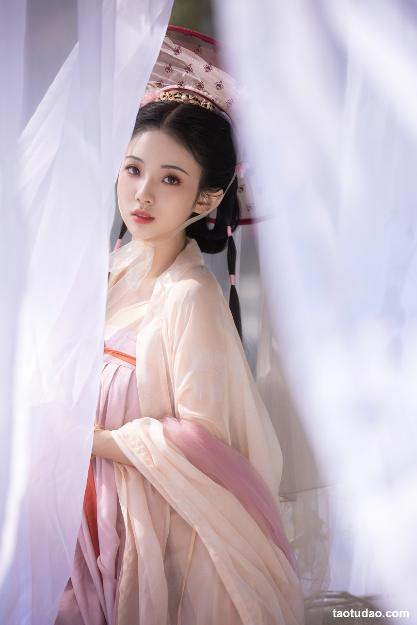 图片[4]-[YITUYU艺图语]2022.12.28 若梦 崴一下[26+1P／230MB]-绅士图