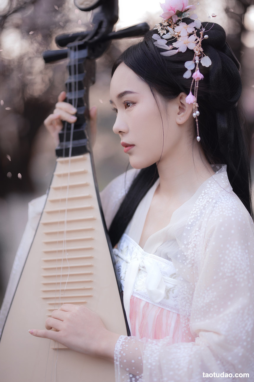 图片[2]-[YITUYU艺图语]2022.04.25 红叶李 缱绻馥郁-[21+1P／199MB]-绅士图