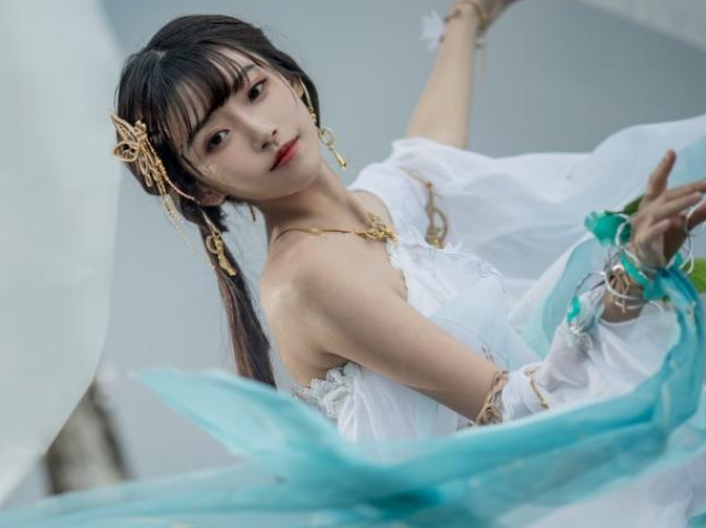 这样白嫖也行?妹子找卖家试穿COS服后拉黑,当自己作品发圈炫耀