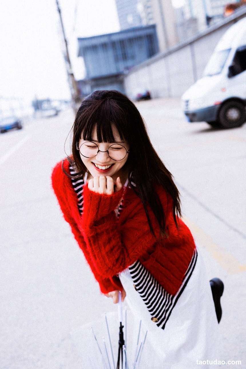 图片[3]-[YITUYU艺图语]2022.04.29 红色街头 黎美汐[33+1P／398MB]-绅士图