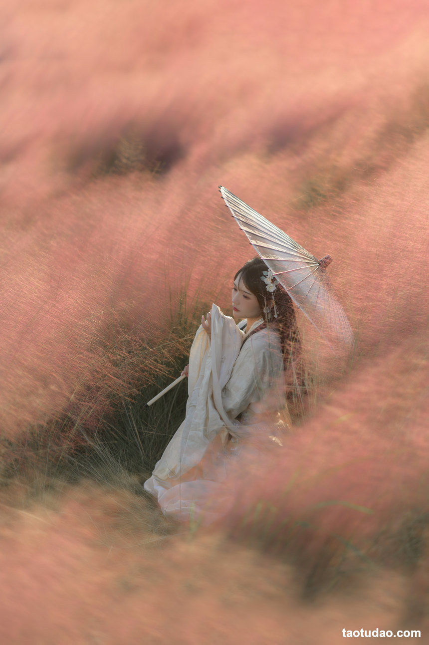 图片[2]-[YITUYU艺图语]2022.06.26 青草味的河堤 兔子Zzz不吃胡萝卜[25+1P／293MB]-绅士图