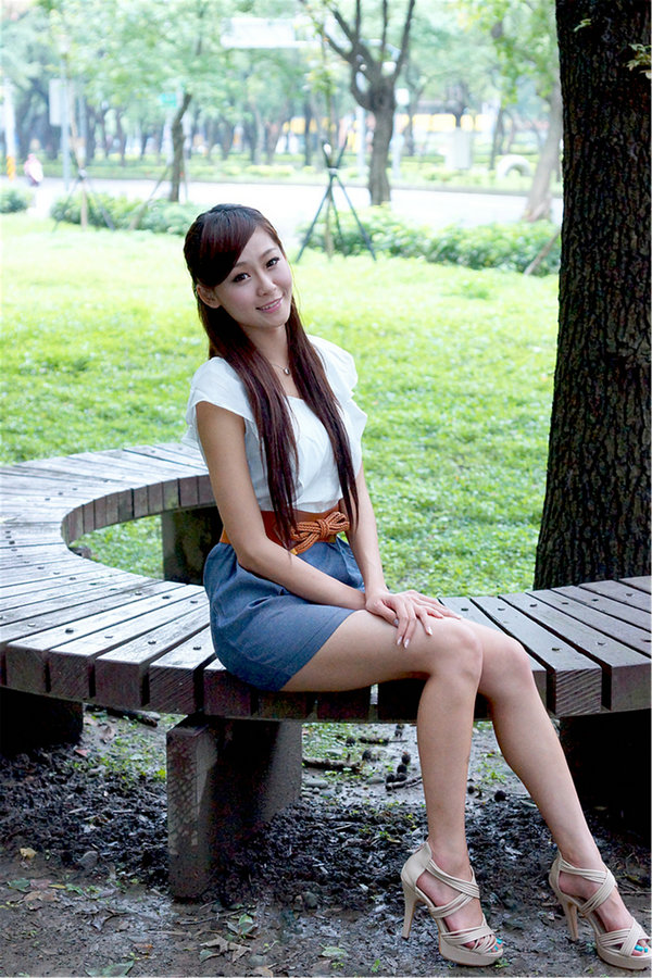 Beautyleg女神小雪Winnie写真 - 春节校园外拍 / 26P-148M / 美图集锦-绅士图