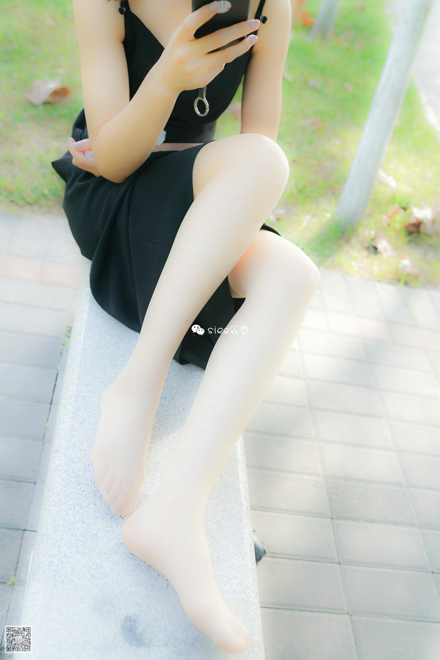 / SIEE丝意 / No.188 珊珊 长裙也要穿丝袜 / 37P-49MB / 美少女丝足-绅士图