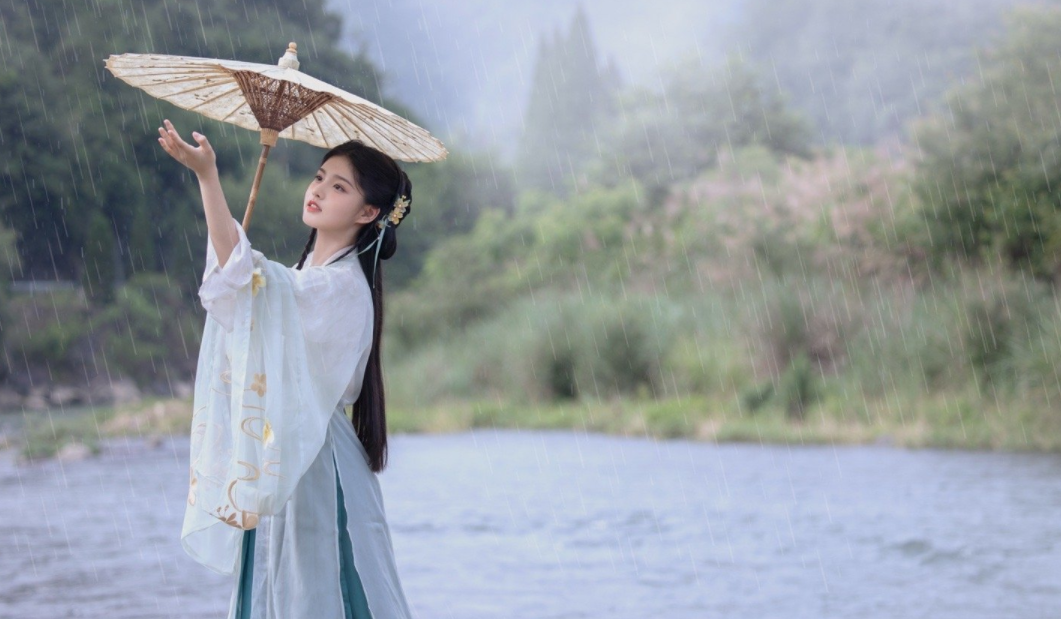 14岁童星拍国风cos多绝?尽显熟女味儿,美成了神仙姐姐刘亦菲