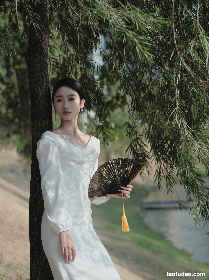 图片[2]-[YITUYU艺图语]2022.12.19 落叶飞花 likeu[46+1P／663MB]-绅士图