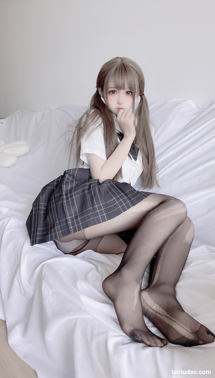 图片[2]-奶凶小琪 – 黑丝JK [9P-58MB]-绅士图