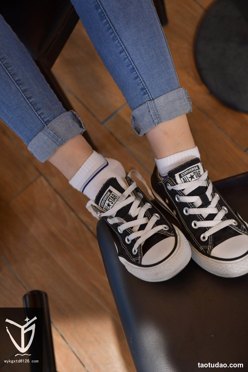 图片[2]-[YJ街拍]006 桌下帆布鞋[127P+1V-212MB]-绅士图