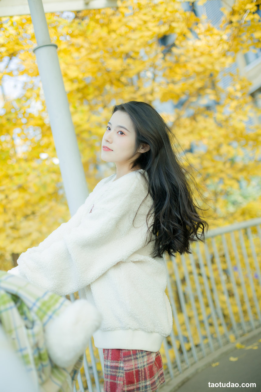 图片[2]-[YITUYU艺图语]2022.08.01 暖暖 静鏡婧[27+1P／225MB]-绅士图