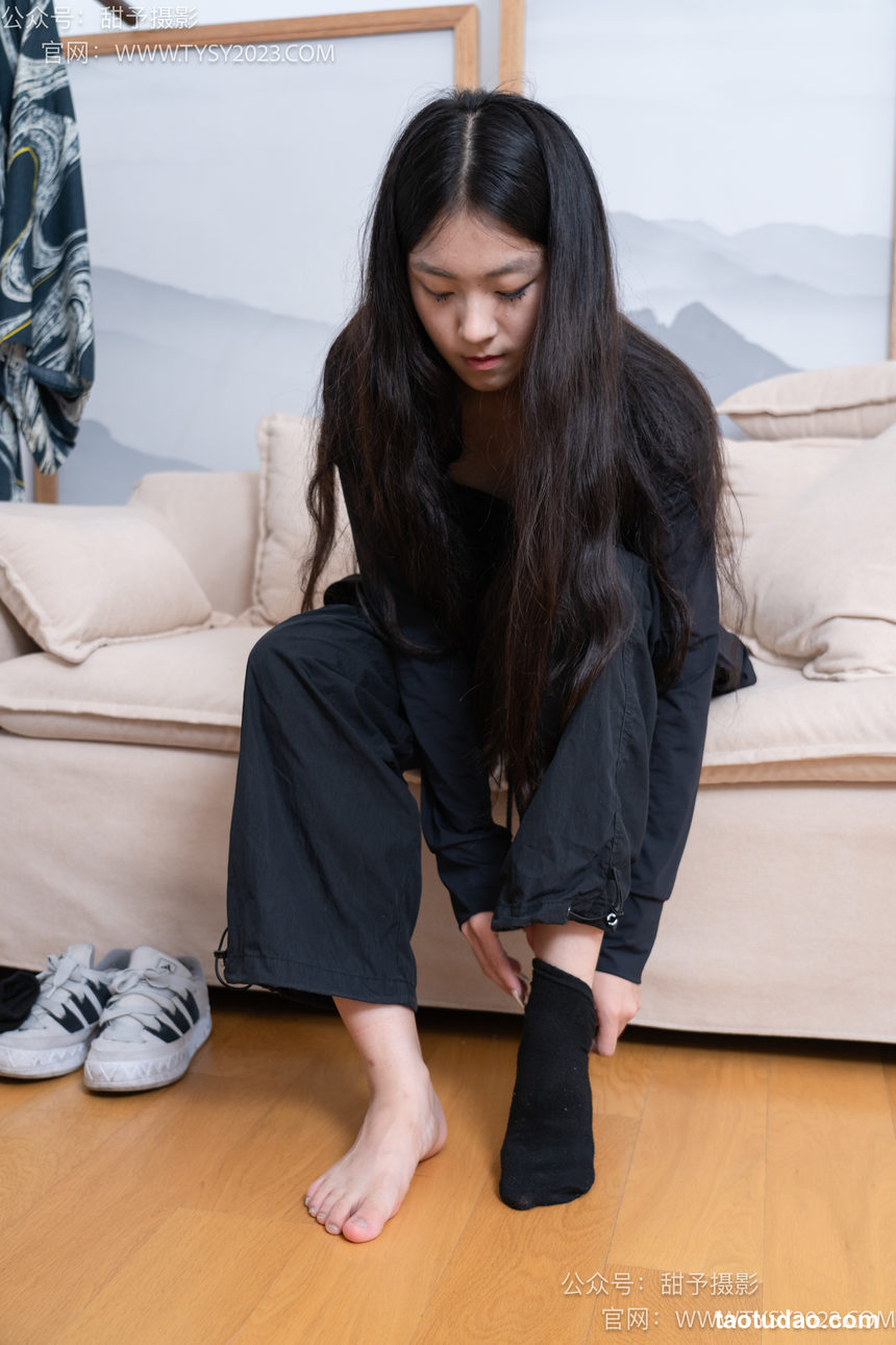 图片[3]-甜予摄影 NO.103 小云-板鞋、黑棉袜、裸足、剪指甲泡脚剧情[143P+2V／11.0GB]-绅士图