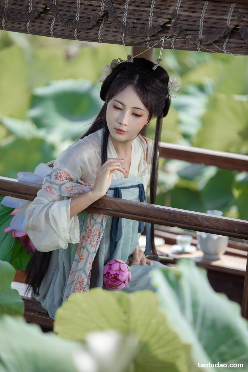 图片[2]-[YITUYU艺图语]2022.11.15 荷芰 酸辣粉[30+1P／290MB]-绅士图