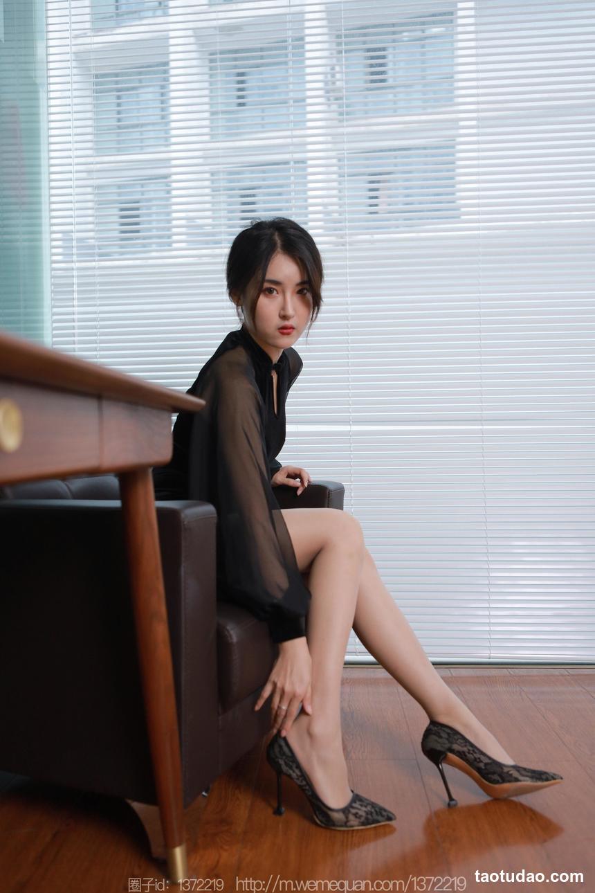 图片[3]-[IESS异思趣向] 2022.12.15 丝享家 1299 小宝《黑色旗袍白纸扇》[86P-86.7M]-绅士图