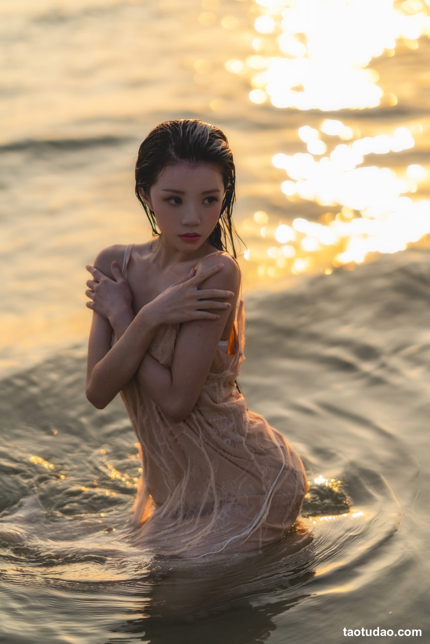 图片[2]-[YITUYU艺图语]2022.05.01 夕阳下沉醉 桜桃喵[29+1P／344MB]-绅士图