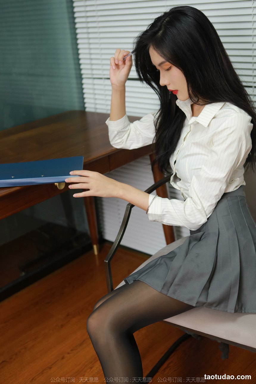 图片[4]-[IESS异思趣向] 2022.11.04 丝享家 1258 胆胆《红色高跟鞋》[95P-166.2M]-绅士图