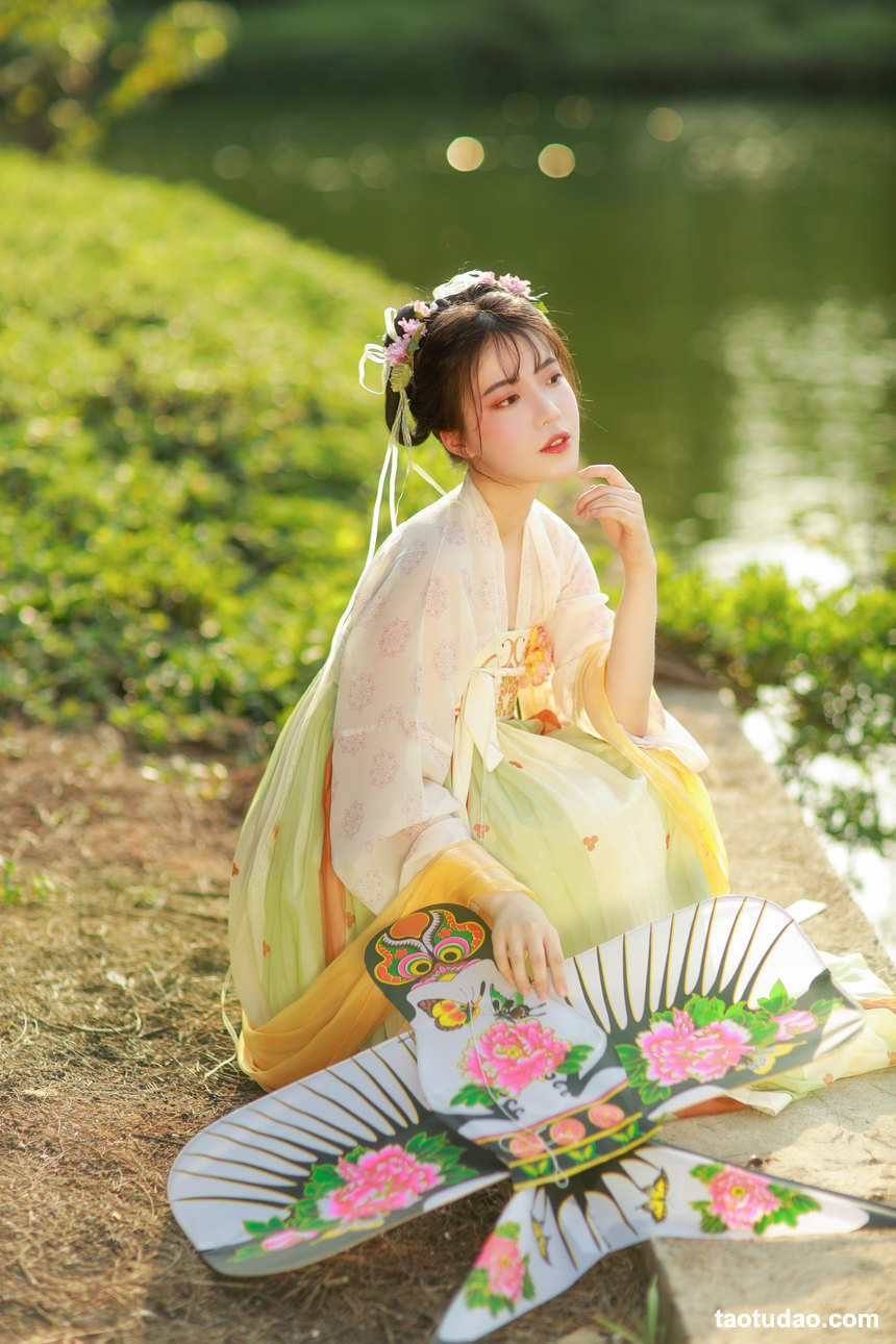 图片[3]-[YITUYU艺图语]2022.06.11 夏日少女 我超白_[26+1P／325MB]-绅士图