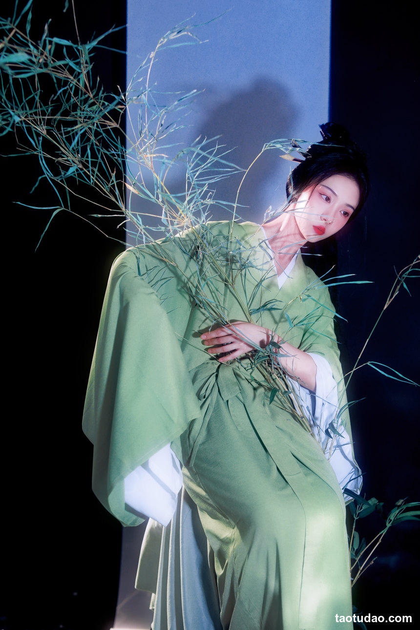 图片[4]-[YITUYU艺图语]2022.11.14 竹子拟人 顾小抽[19+1P／277MB]-绅士图