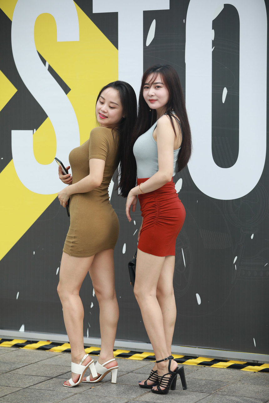 图片[3]-精选街拍作品 NO.0028 傲人双峰紧身短裙麻豆姐妹高清原图[37P／30.1MB]-绅士图