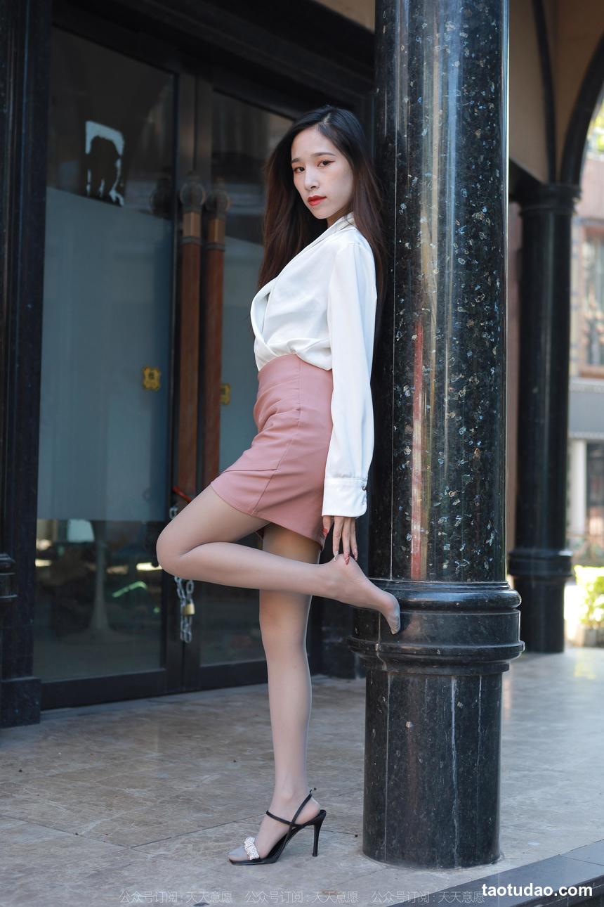 [IESS异思趣向] 2022.10.27 丝享家 1250 美子《街角的爱人》[88P-94.1M]-绅士图