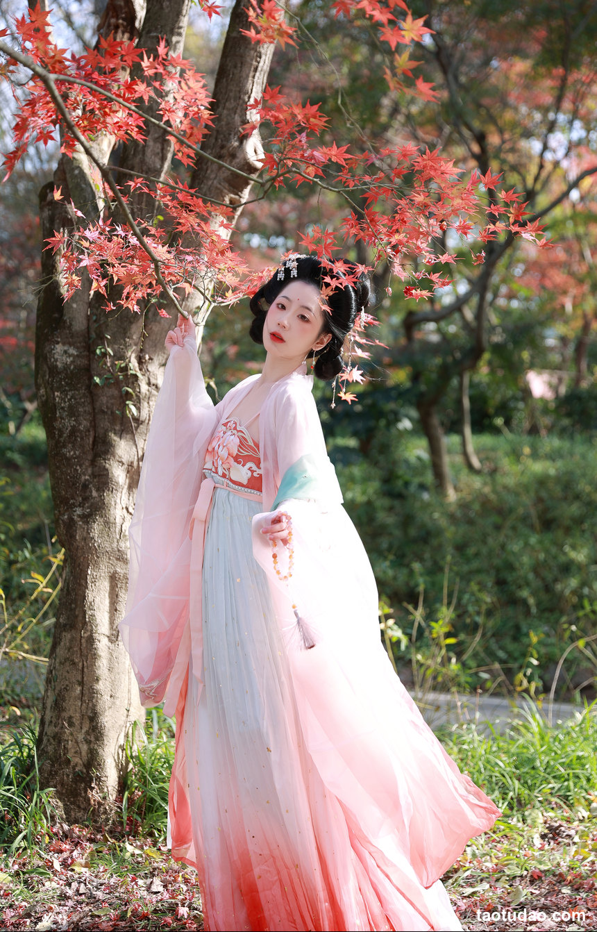 图片[4]-[YITUYU艺图语]2023.01.13 红枫 空川[19+1P／282MB]-绅士图