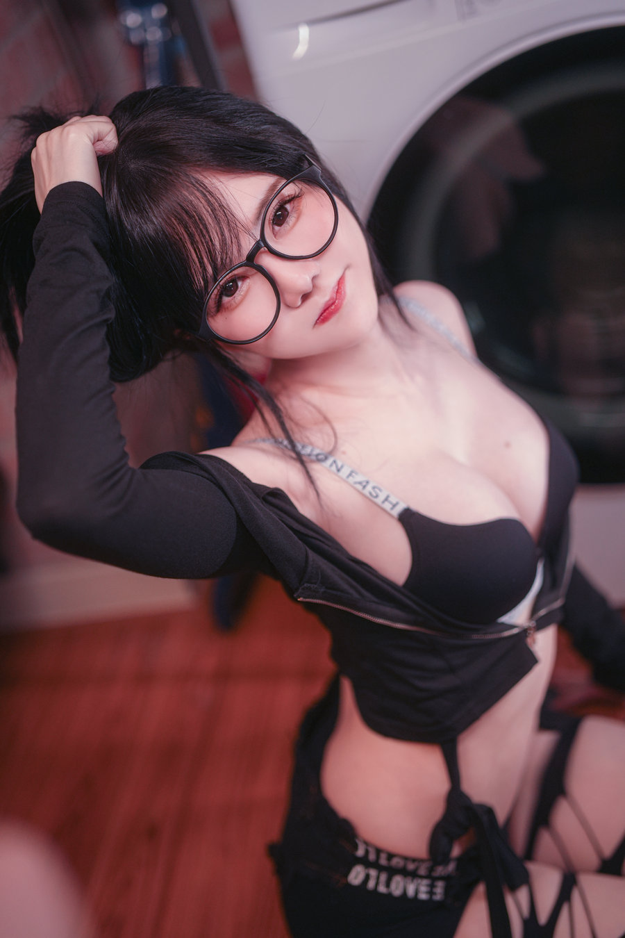 Sally Dorasnow - RAINY LAUNDRY DAY / 60P-956MB / cos萌妹-艺库