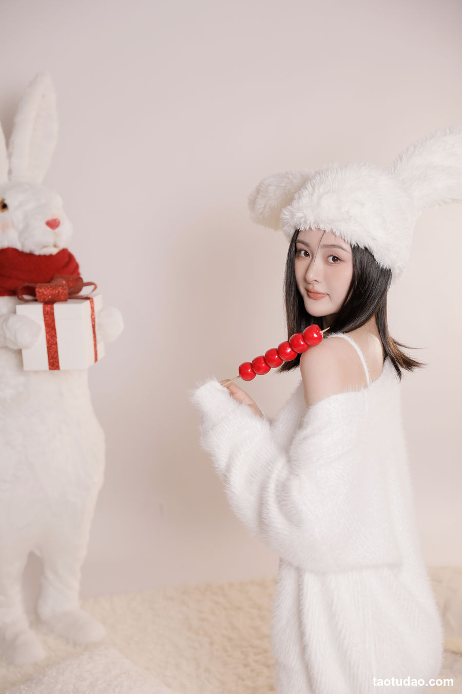 图片[2]-[YITUYU艺图语]2023.02.11 兔年快乐 醉醉豆[21+1P／227MB]-绅士图