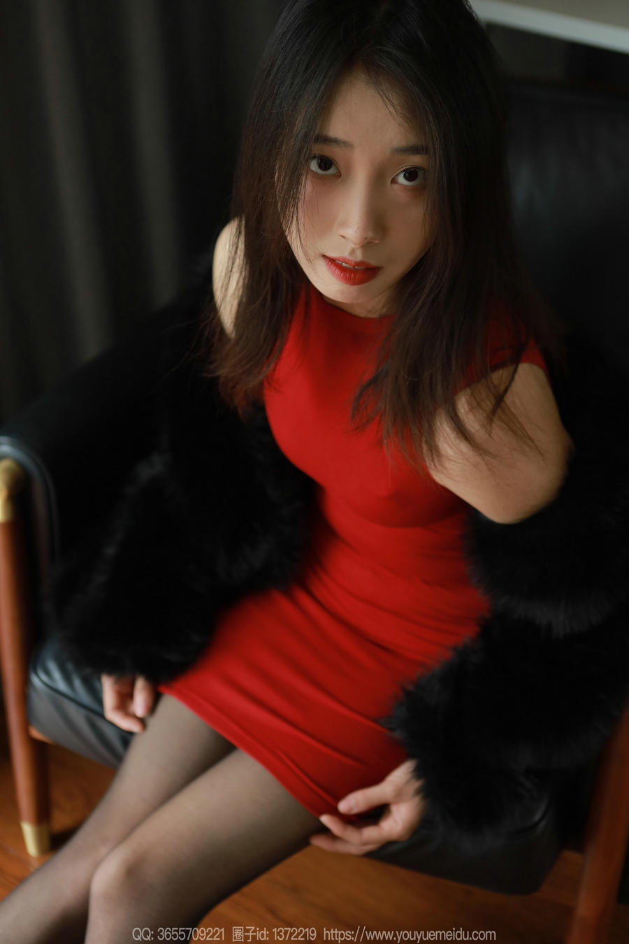 IESS异思趣向 - 模特：小九《红色包臀裙（上）》/ 86P-70MB / 机构-艺库