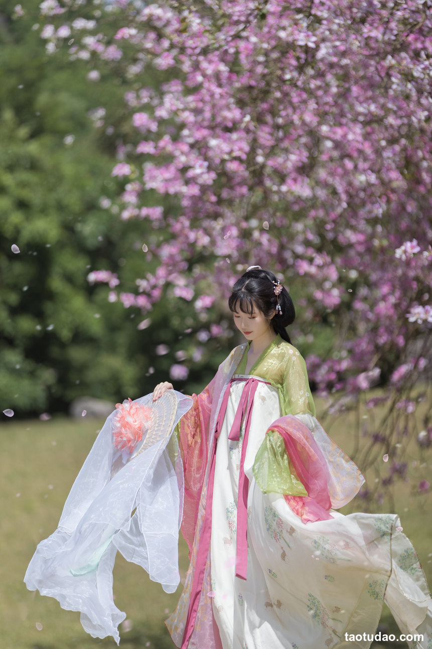 图片[4]-[YITUYU艺图语]2022.07.24 花如锦 fun[27+1P／372MB]-绅士图