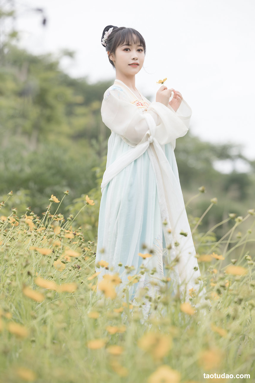 图片[4]-[YITUYU艺图语]2022.04.01 小花花 梨一依[42+1P／510MB]-绅士图