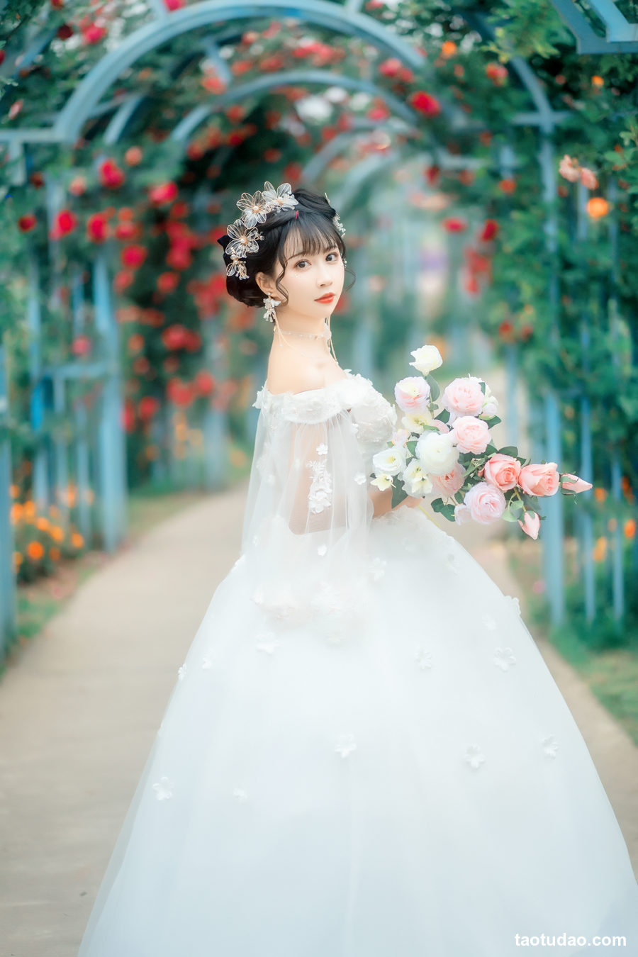 图片[2]-[YITUYU艺图语]2023.02.23 浪漫之花 绮罗生的小苏苏[24+1P／400MB]-绅士图