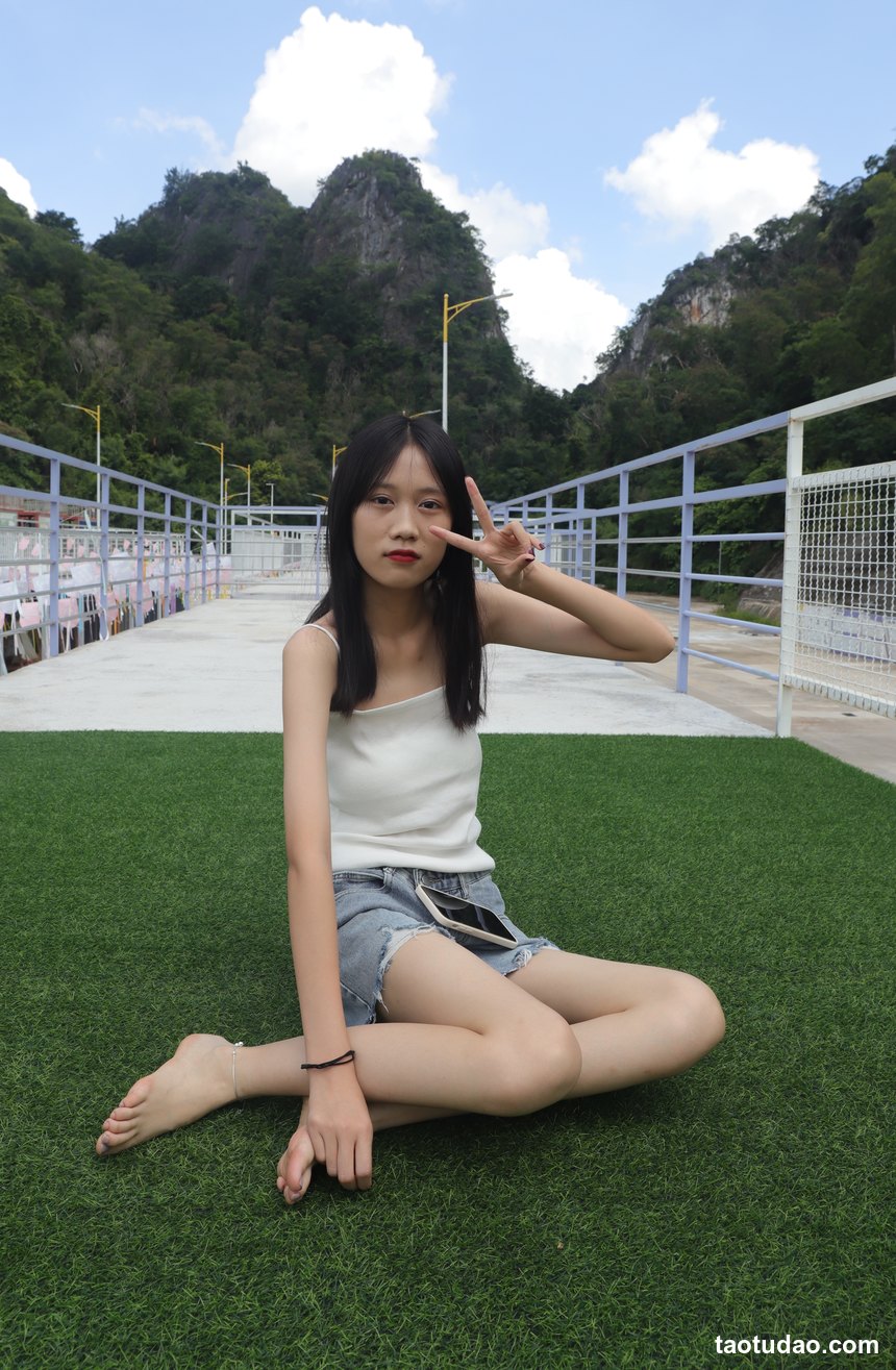 图片[3]-Pary摄影 NO.005 使出混身解数终于哄得表妹拍了套吊带美脚[172P／962MB]-绅士图