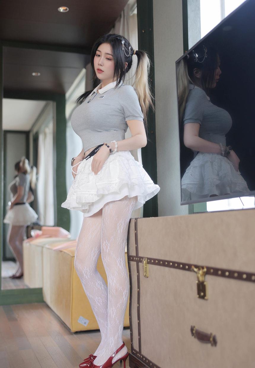 图片[4]-[XiuRen秀人网] 2025.05.27 No.10330 诺诺Hsu [60+1P]-艺库