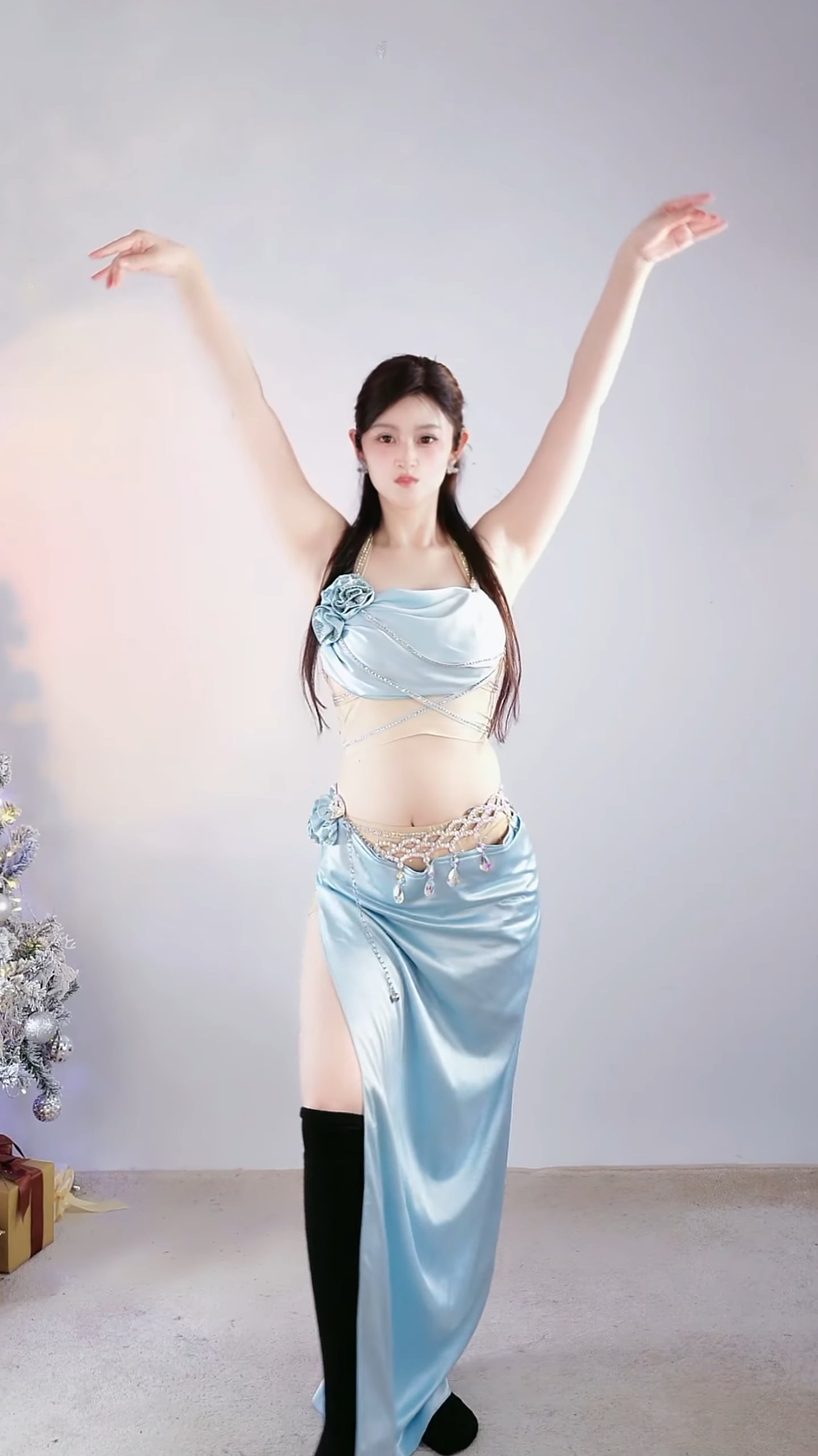 美女热舞1070 / 饭拍视频-艺库