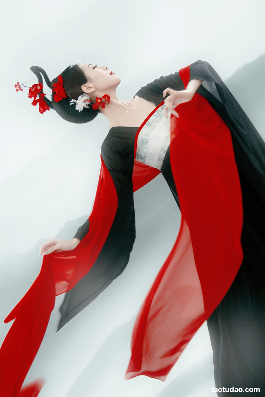 图片[4]-[YITUYU艺图语]2022.06.21 秋意生何许 鱿鱼阿姨[21+1P／494MB]-绅士图