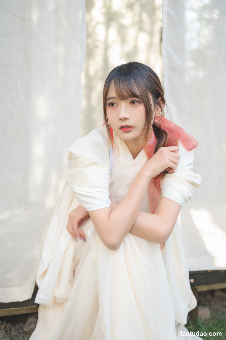 图片[2]-[YITUYU艺图语]2022.05.30 玉龙赋 兔子Zzz不吃胡萝卜[27+1P／263MB]-绅士图